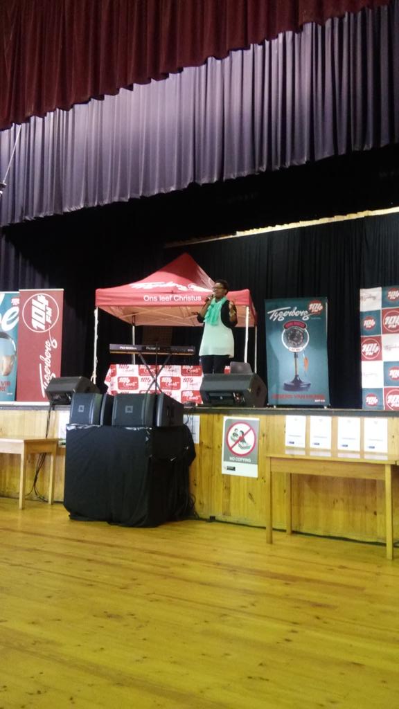Tygerberg104fm's tweet photo. @rosebud_mgada @RosebudMgada @Tygerberg104fm @cois By die dankseggingsdiens in Mitchell's Plein. #BelofteWeek2015 https://t.co/4wZOARzHkq