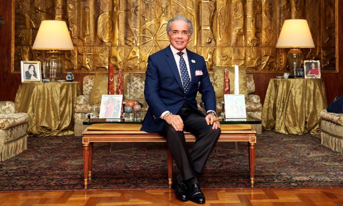 Chiquinho Scarpa vira cult nas redes com concurso de beleza. glo.bo/1PdYq7F