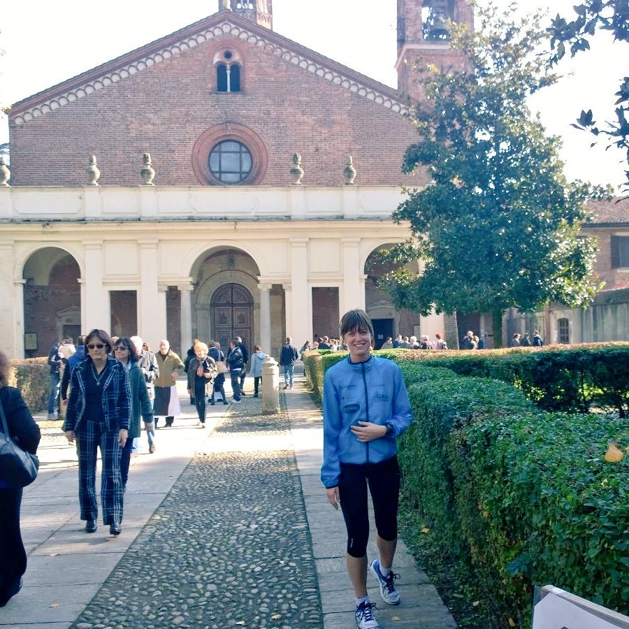 OliveroEle's tweet photo. Oggi un giro di 12km con sosta all'Abbazia di Chiaravalle..stupendo scoprire la mia Milano #iocorroqui @runlovers https://t.co/wKMO7UgKhb