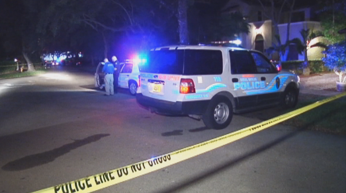 Two people were shot last night in Coral Gables and police think a teen may be responsible. bit.ly/1RlQm3M?utm_me… https://t.co/nIN3kPykGm