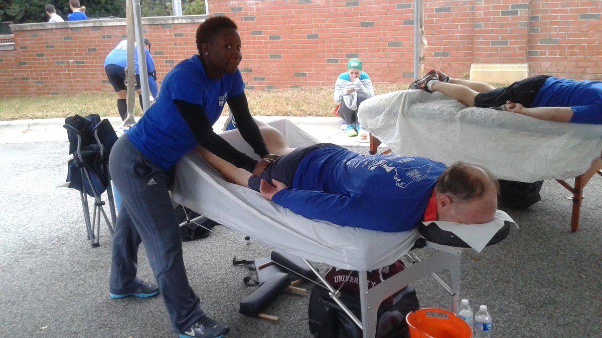 CSaltBodyWork's tweet photo. Me in action #CSalt #CSTB #sportsmassage #CityofOaks #OaksRun https://t.co/EUfcBIO69H