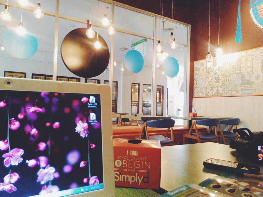 marymyea's tweet image. This place is not bad #eCurve