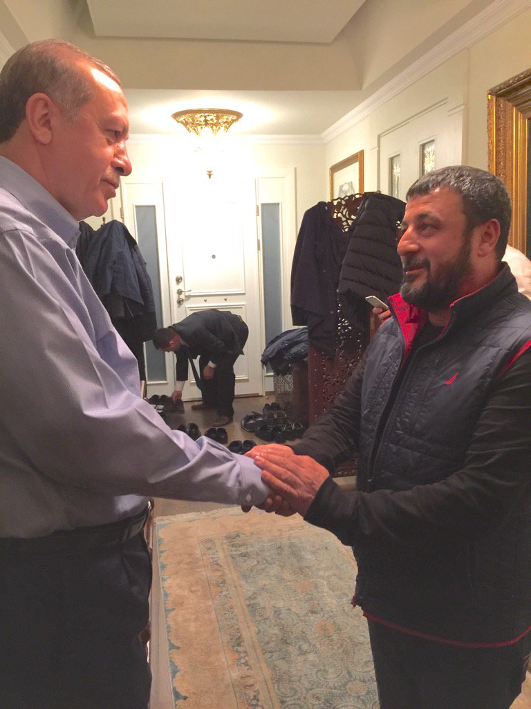 RamazanBingol's tweet photo. Sn cumhurbaşkanımızı evinde tebrik ettik https://t.co/62s8cTKtZL