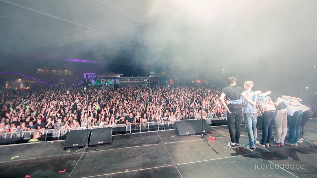 kakkmaddafakka's tweet photo. Thanks for treating us so well Bilbao, we'll be back! 📷: Juan Boado @BIMEnet #bime2015 #BIMElive https://t.co/yptspvqQ84
