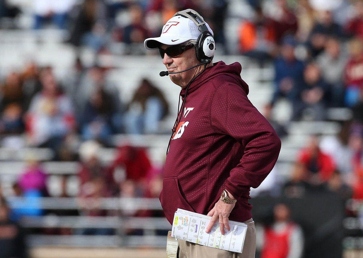 SportsCenter's tweet photo. Virginia Tech's Frank Beamer tells his staff that he's retiring at end of season. (via ESPN sources &amp; @FOXSPORTSAZ) https://t.co/cwm1ZL5BXy