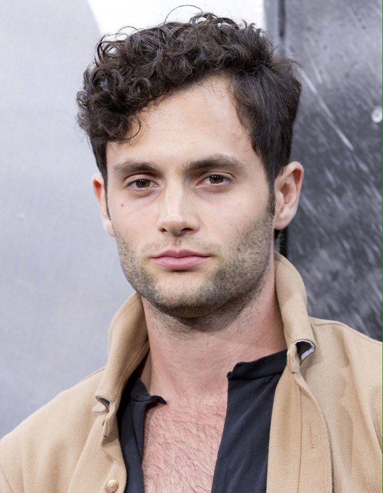 Happy birthday to Penn Badgley aka Dan Humphrey from GG 