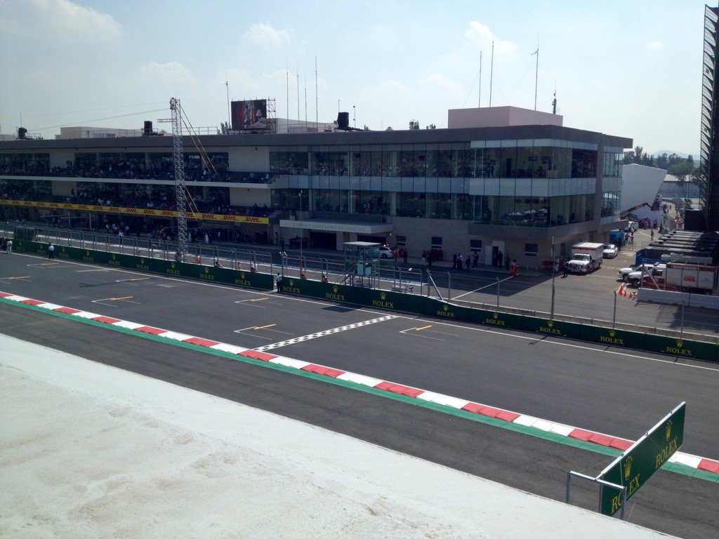 TelemetricoF1's tweet photo. Ahora #MexicoGP #AirTemp 22 #TrackTemp 55 más calor que nunca. https://t.co/LKq0oIr93c