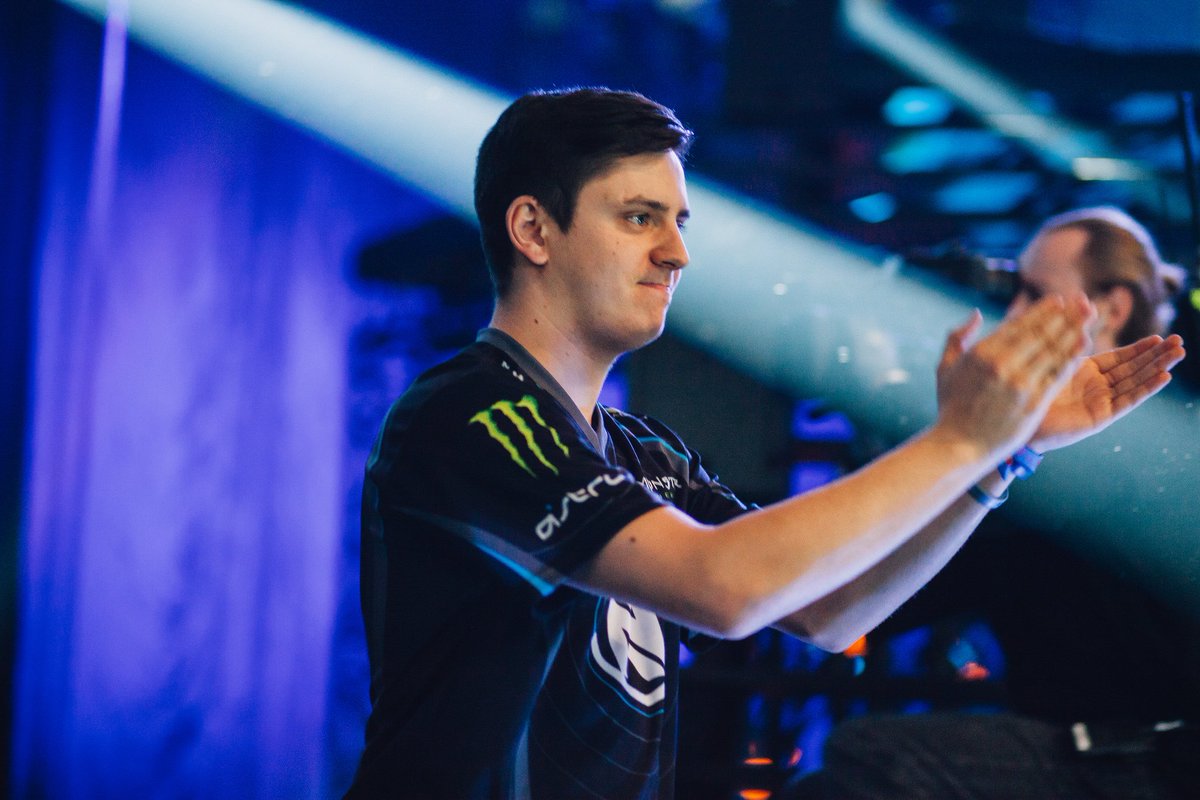 ESLImpact's tweet photo. YOUR DREAMHACK CLUJ-NAPOCA CS:GO MAJOR CHAMPIONS: @TeamEnVyUs! #DHCJ15 #DHOpen https://t.co/9oPHmopqWQ