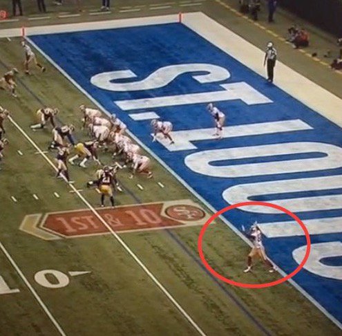 BleacherReport's tweet photo. VIDEO: 49ers’ Torrey Smith goes crazy trying to get Kaepernick's attention to say he's open https://t.co/nbqVBl4f4j https://t.co/d7X6bRmGme