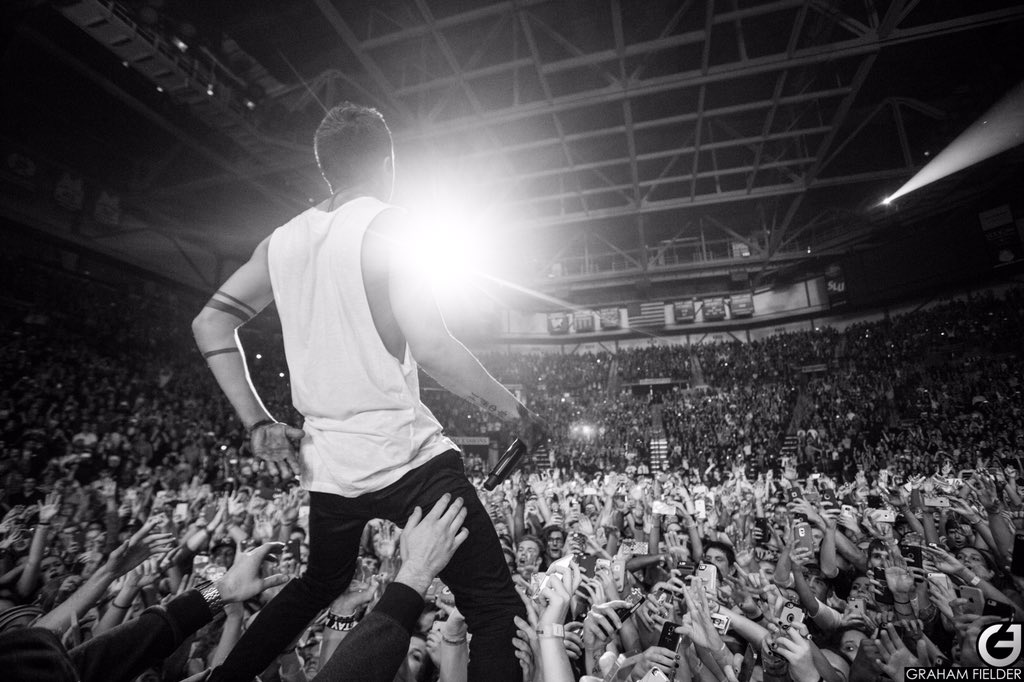 twentyonepilots's tweet photo. || stløuis. halloween. 10312015 || [photos: @grahamfielder] https://t.co/j0XRntV34H