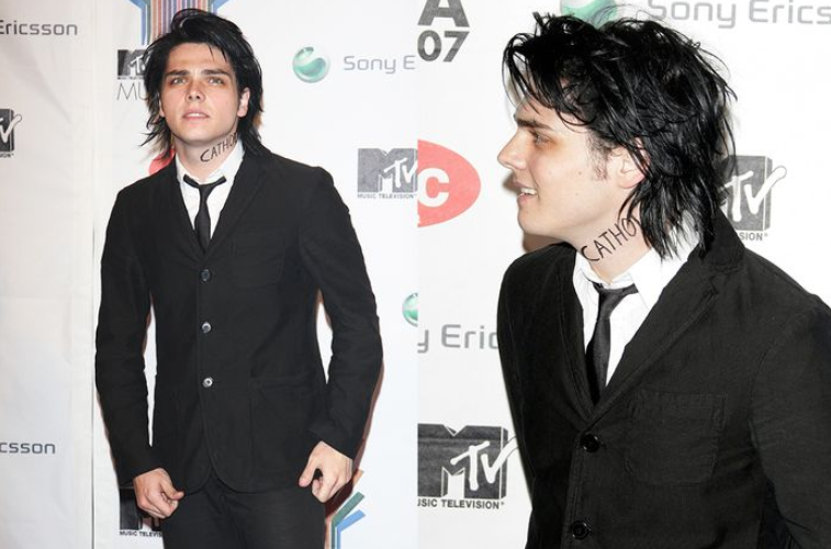 mcrhub's tweet photo. 8 years ago today, My Chemical Romance performed "Teenagers" at the EMA's in Munich, Germany! https://t.co/S8TL8nheW0