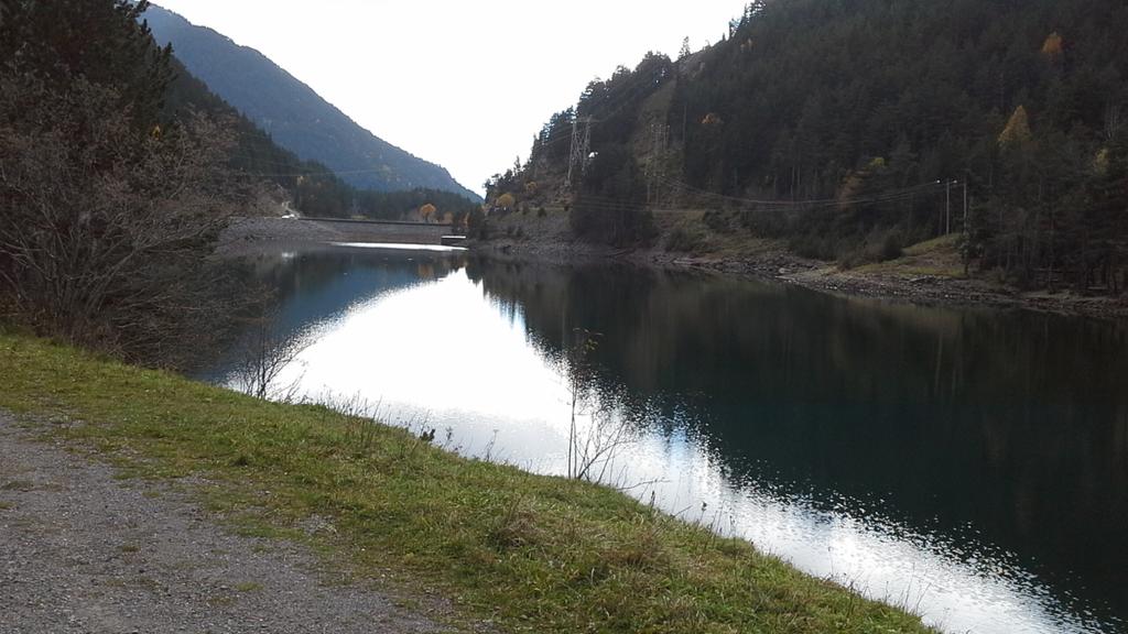 MPilarVicenteZg's tweet photo. #ValledeTena precioso otoño en embalse de #LaSarra https://t.co/p9byoP9lrV