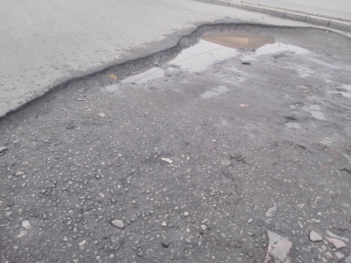 Urenwoke's tweet photo. @AkinwunmiAmbode @IFM923 Some Pictures of the road (Pt4) https://t.co/QXqh5lgKko