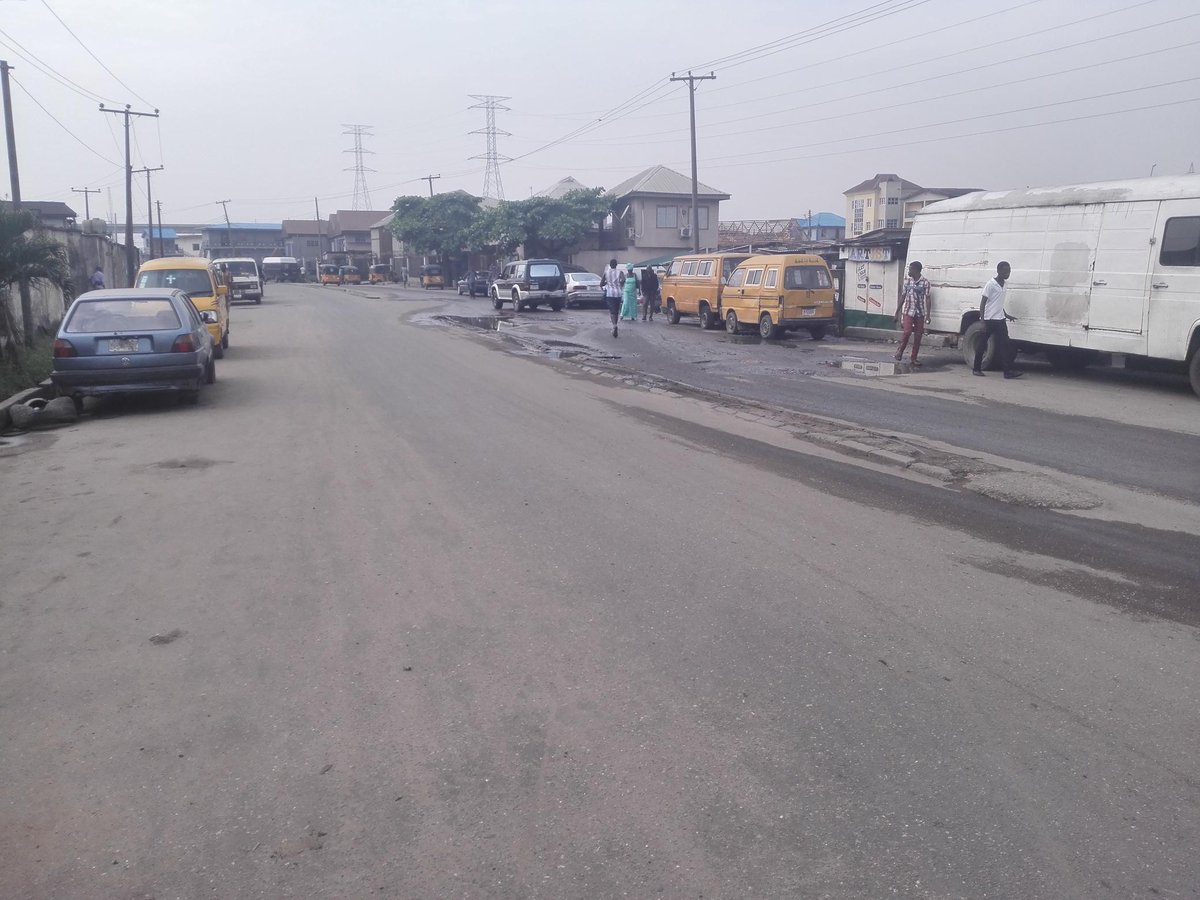 Urenwoke's tweet photo. @AkinwunmiAmbode @IFM923 Some Pictures of the road (Pt3) https://t.co/TGG9NO0RC4