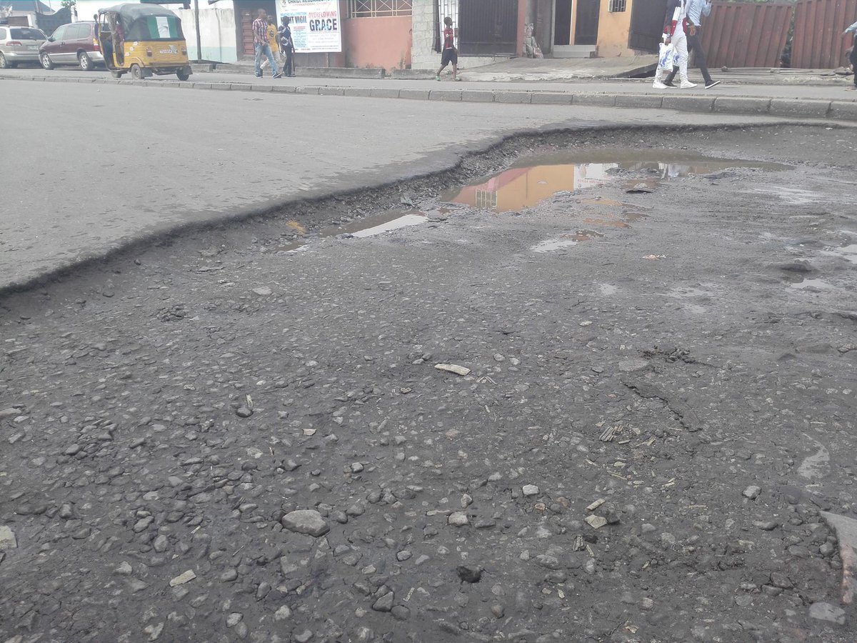 Urenwoke's tweet photo. @AkinwunmiAmbode @IFM923 Some Pictures of the road (Pt4) https://t.co/QXqh5lgKko
