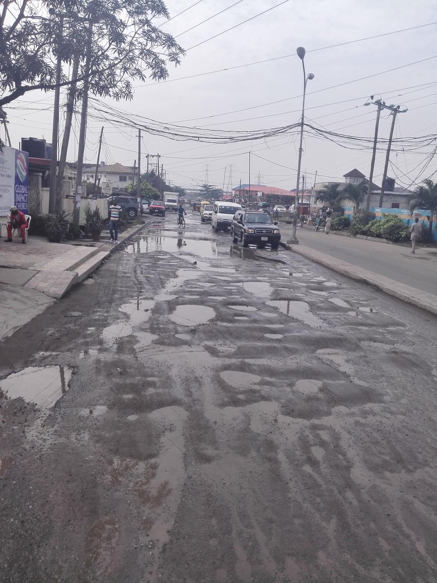 Urenwoke's tweet photo. @AkinwunmiAmbode @IFM923 Some Pictures of the road (Pt7) https://t.co/Oy0HyDvNdb