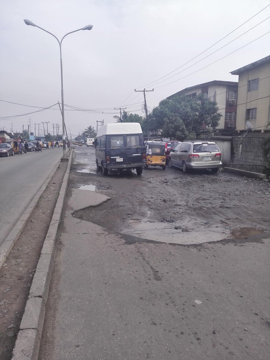 Urenwoke's tweet photo. @AkinwunmiAmbode @IFM923 Some Pictures of the road (Pt4) https://t.co/QXqh5lgKko