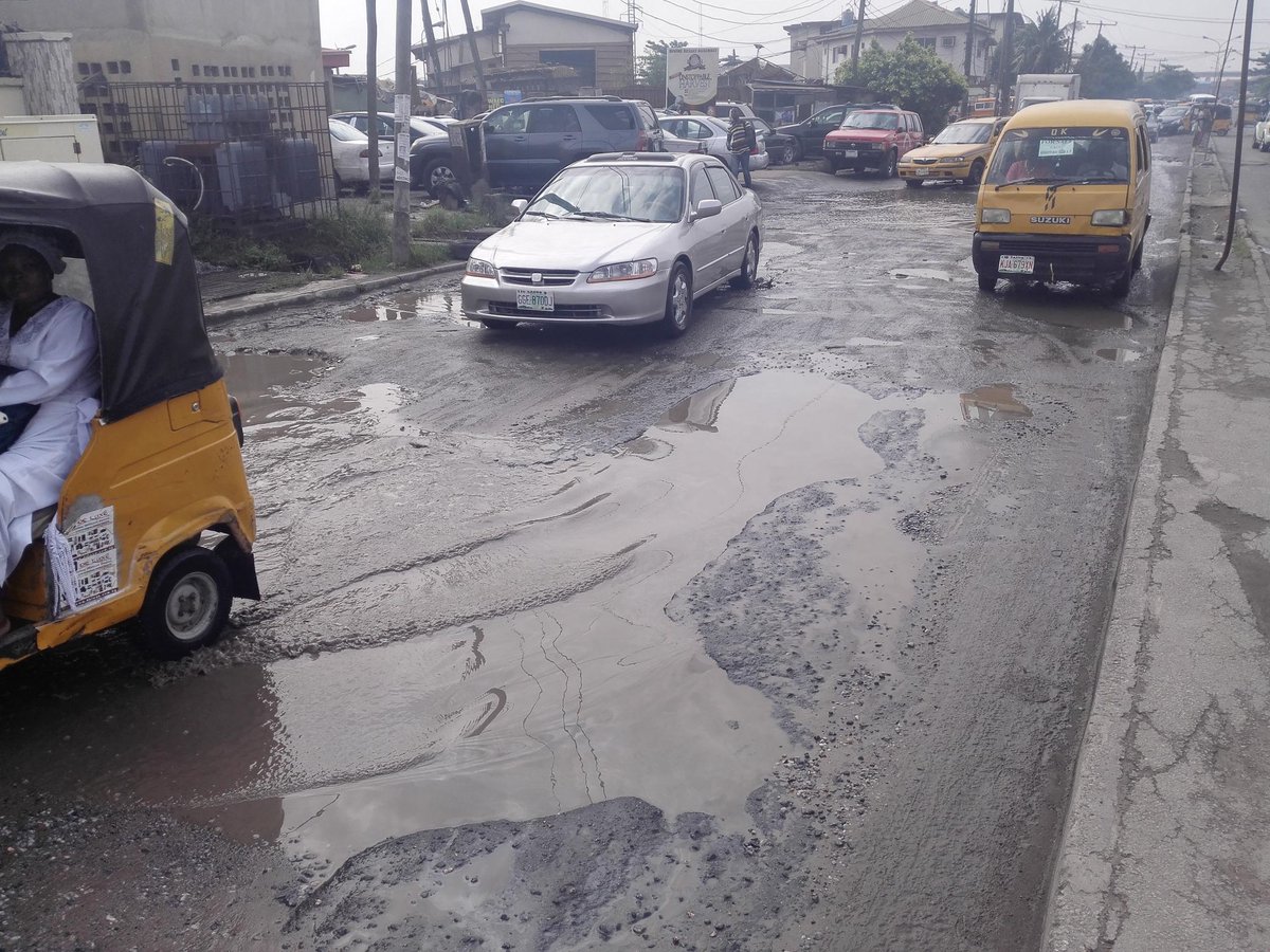 Urenwoke's tweet photo. @AkinwunmiAmbode @IFM923 Some Pictures of the road (Pt5) https://t.co/8oJhUx3eyy