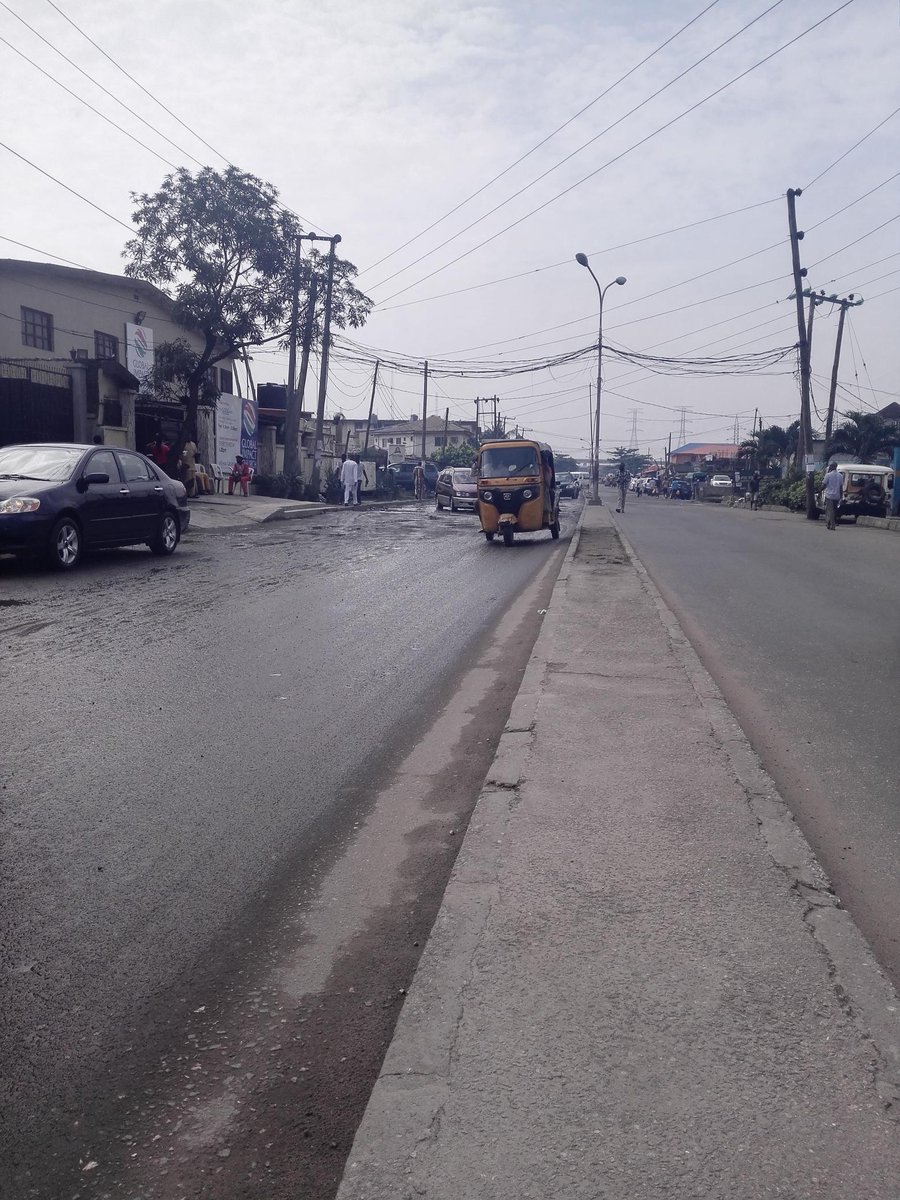 Urenwoke's tweet photo. @AkinwunmiAmbode @IFM923 Some Pictures of the road (Pt7) https://t.co/Oy0HyDvNdb