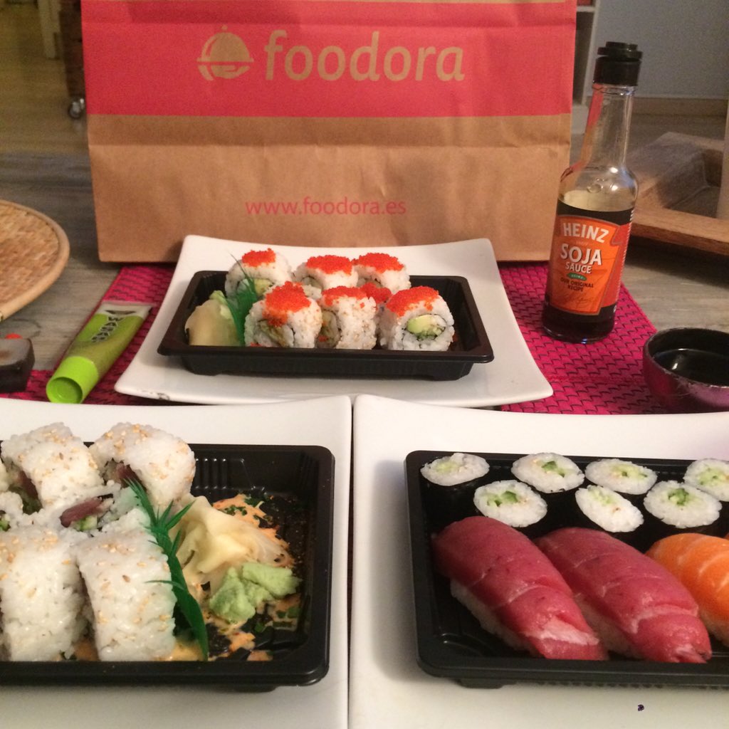 la_gastronoma's tweet photo. La cocina de @Sakehimawari en mi salón en menos de un hora! Una chulada la nueva app @foodora_ES #lagastronoma https://t.co/qarejgCUh5