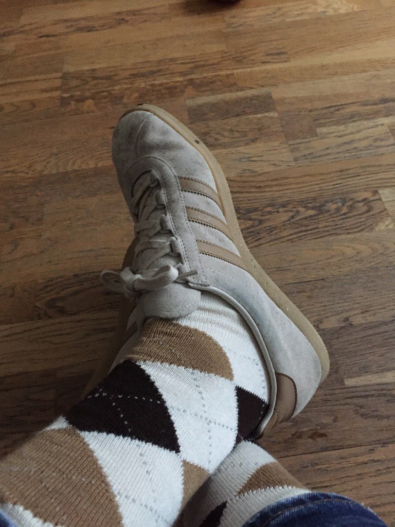stevengardner77's tweet photo. @SockCouncil Sunday lounging #SocksOutSunday https://t.co/y4YwxkMETX