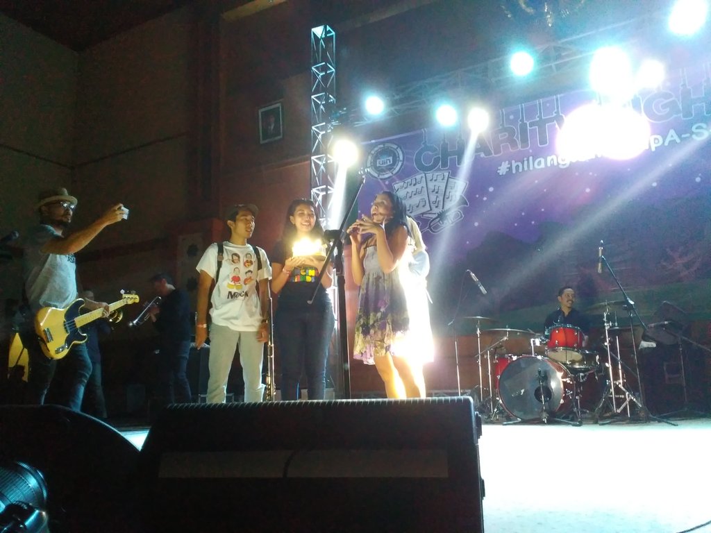 EconomyExpo's tweet photo. LIVE REPORT] acara charity night bertepatan nih sama annivnya mocca, sukses trs ya @moccaofficial #economyexpo2015 https://t.co/mf3Q8SerFS