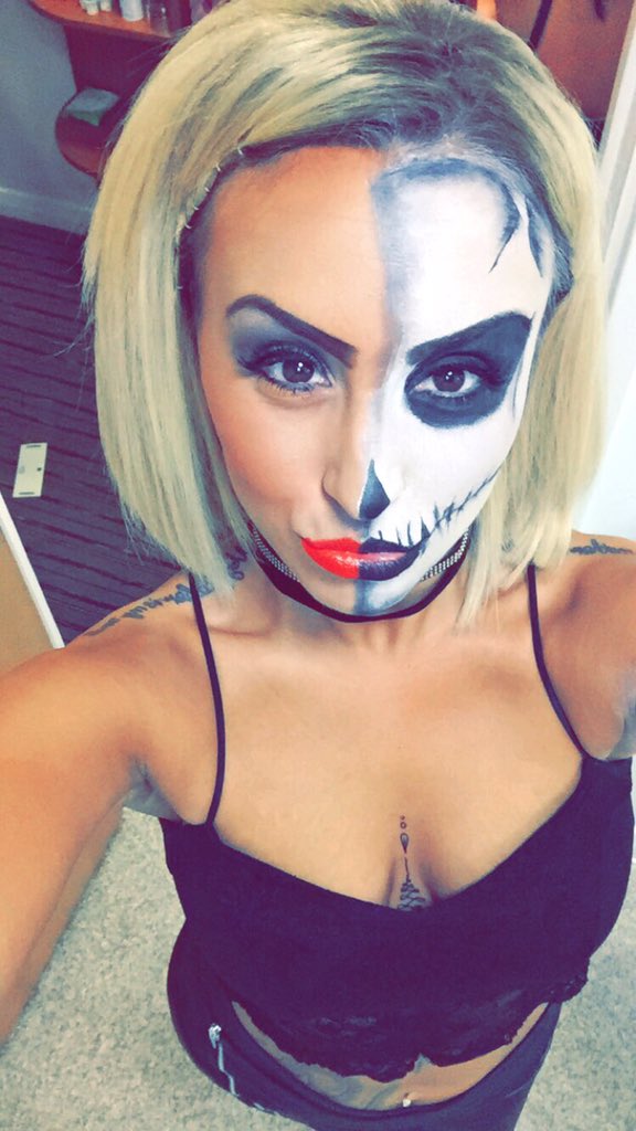 kizzy_mills's tweet photo. Had the best night last night @TwistedCircusUK  ❤️❤️❤️❤️❤️ https://t.co/aoG0vVl58Q