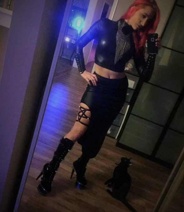 obedience brings victory <3 Taken at 4am after a long night of ghoulish fun https://t.co/lOq9Pa6f0V