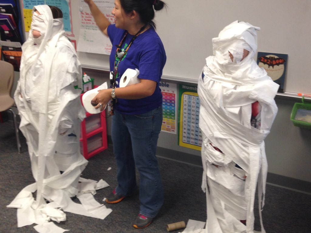 AngelaS1228's tweet photo. Friday's mummy wrapping in 5th grade #KDEpride https://t.co/9eUHuuQSbI