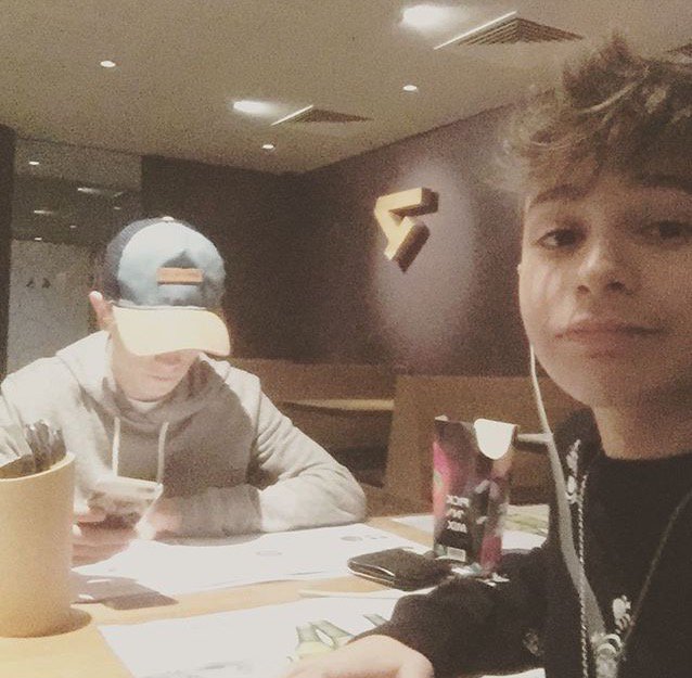 charliesslothxo's tweet photo. @BarsAndMelody Guys you should do an #bamforxmas again! https://t.co/uwstGxQ8db