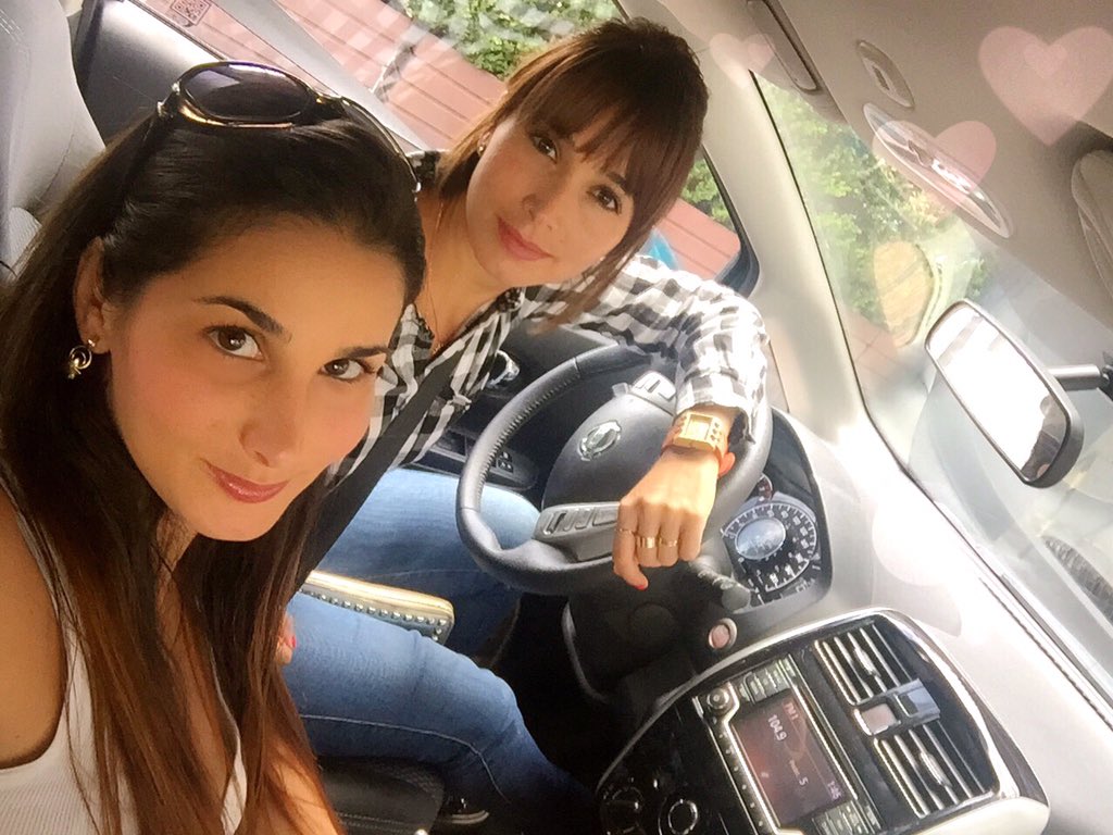 MajidaIssa's tweet photo. #Note en familia. Que comodidad!!! Mi Note se le mide a todo! @NissanColombia #ElNoteDeMajida https://t.co/sS34qBVRPa
