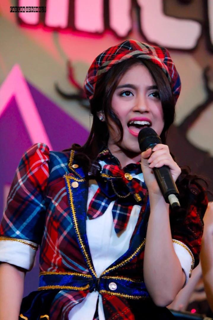 Nabilah Ratna A.A [<a href="/nabilahJKT48/">Yeah... :v</a>] <a href="/NabilaholiCMDY/">#NabilaHoliComedy</a> <a href="/about_nabilah48/">ABOUT NABILAH</a> <a href="/StalkerNabilah/">Re-Tweet nabilah</a> <a href="/nabilahJKT48ku/">FanBase nabilahJKT48</a> at #AeonMallBSD