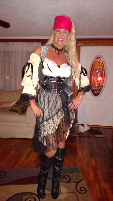 https://t.co/f2XcTrM5hE My costume https://t.co/VTdY7tjzUz<a href="/tag/retweet"class="tags"><span>#retweet</span></a>