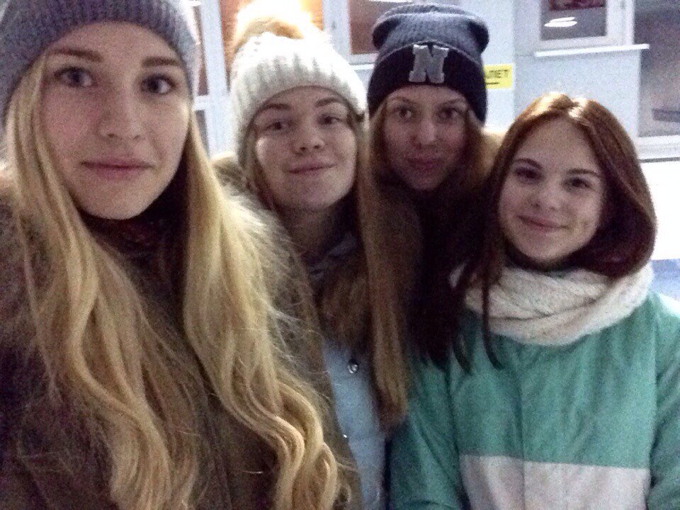 Mahichch's tweet photo. Вчера. Надо же когда то было сходить на хоккей😃 #первый #раз https://t.co/i17tIjglR9