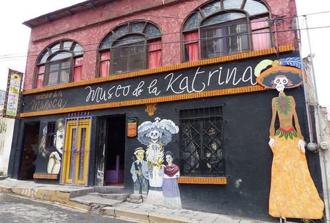 Lady_Dy10's tweet photo. #Museo de la #Katrina, una experiencia de terror. #DiaDeTodosLosSantos https://t.co/rlQuiOhQpm https://t.co/Kntgd8PYyO