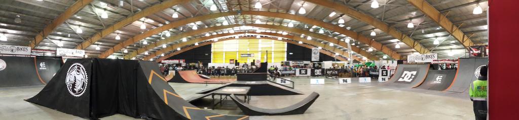 CorferiasBogota's tweet photo. Una pista para deportes urbanos en #SOFA2014. https://t.co/ryxFK50nok