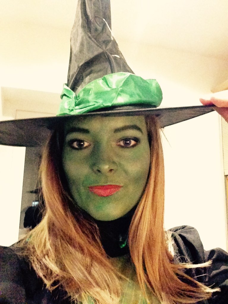 veeves87's tweet photo. Channeling my inner #elphaba what do u think? @idinamenzel #wicked https://t.co/saHeFKItnU