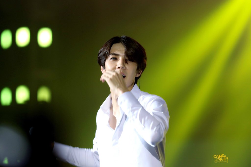 Mundy6894's tweet photo. #sehun  EXO' LUXION IN HK My Angel&amp;Devil https://t.co/kwmyqFalew