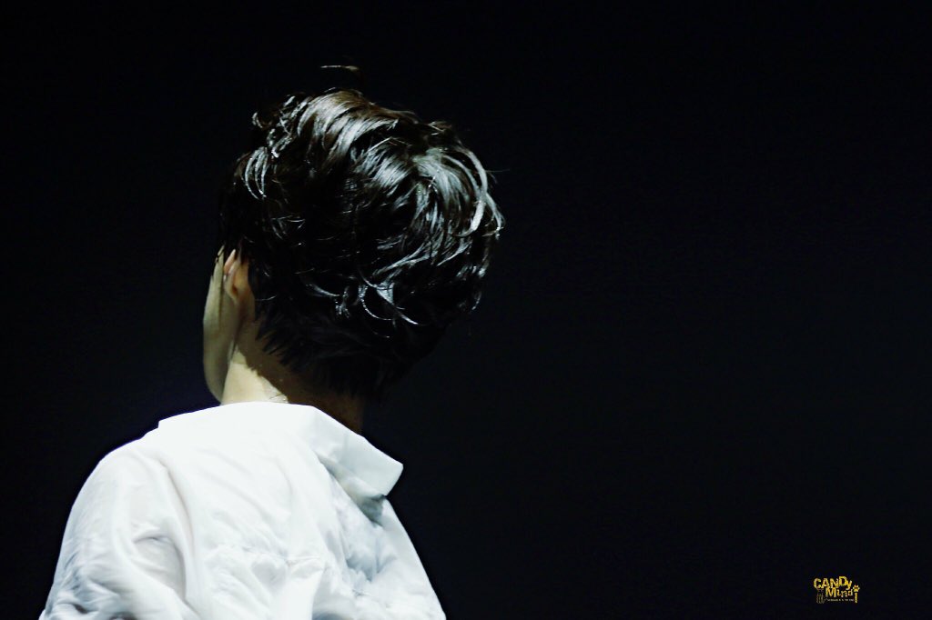 Mundy6894's tweet photo. #sehun  EXO' LUXION IN HK My Angel&amp;Devil https://t.co/kwmyqFalew