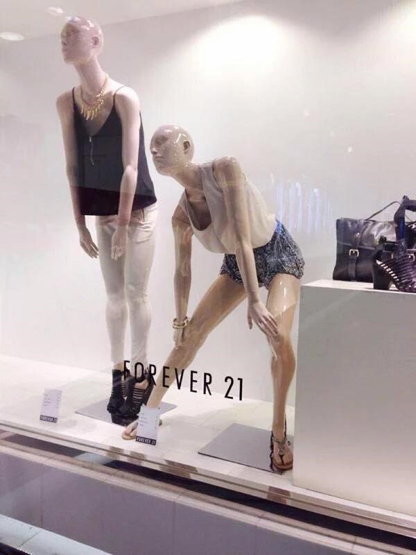 Lady_Dy10's tweet photo. #BienvenidoNoviembre Cuando los maniquíes tienen mejor noche que tú... jajaja :P #FelizDomingo https://t.co/e2L5orxoET