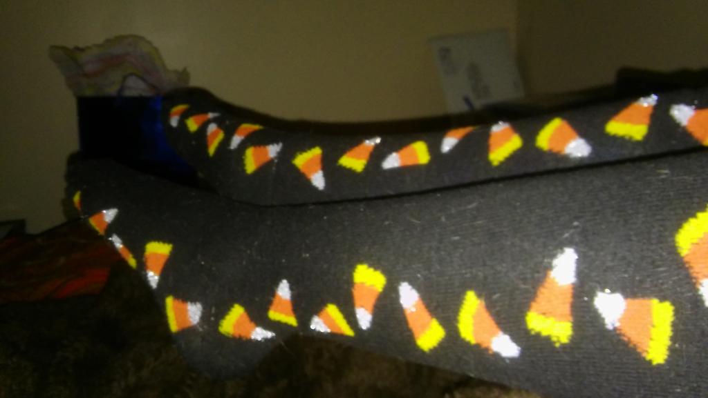 aBodyofHope's tweet photo. @ValentinoCarla candy corn socks. #beingfestive #HappyHalloween #SpoonieHalloween #Rockingmysocksoff https://t.co/fz0lOA3kK2