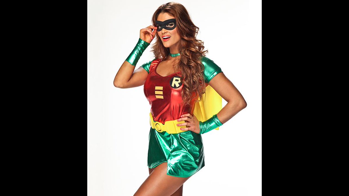maemymomor's tweet photo. #HappyHalloweenWeekend @EveTorresGracie #HalloEVE #EveTorres #EveTorresGracie #beliEVErs ❤💚💛👻🎃 https://t.co/DG9Nd6D1Uz