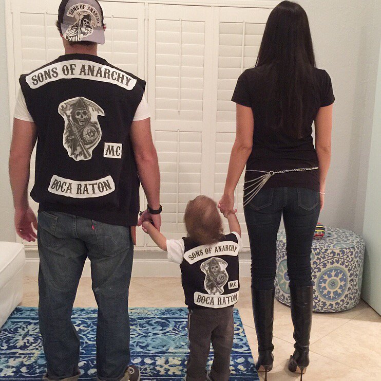 JulesGreenstein's tweet photo. #SOA #bocachapter #miniprez #halloween2015 @SOAAddicts @sutterink @RustyCoones @davidlabrava @KateySagal @KimFCoates https://t.co/eCrp0l24Ez