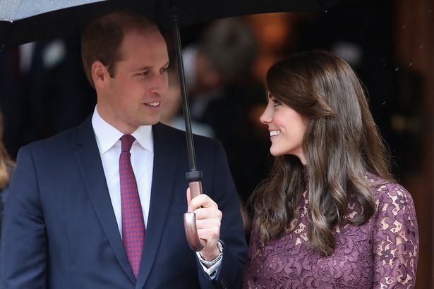 MULL73's tweet photo. Our Prince and Princeness battle cyberbullyibully begin with making mettings with facebook and twitter : https://t.co/3k2ytafPkE