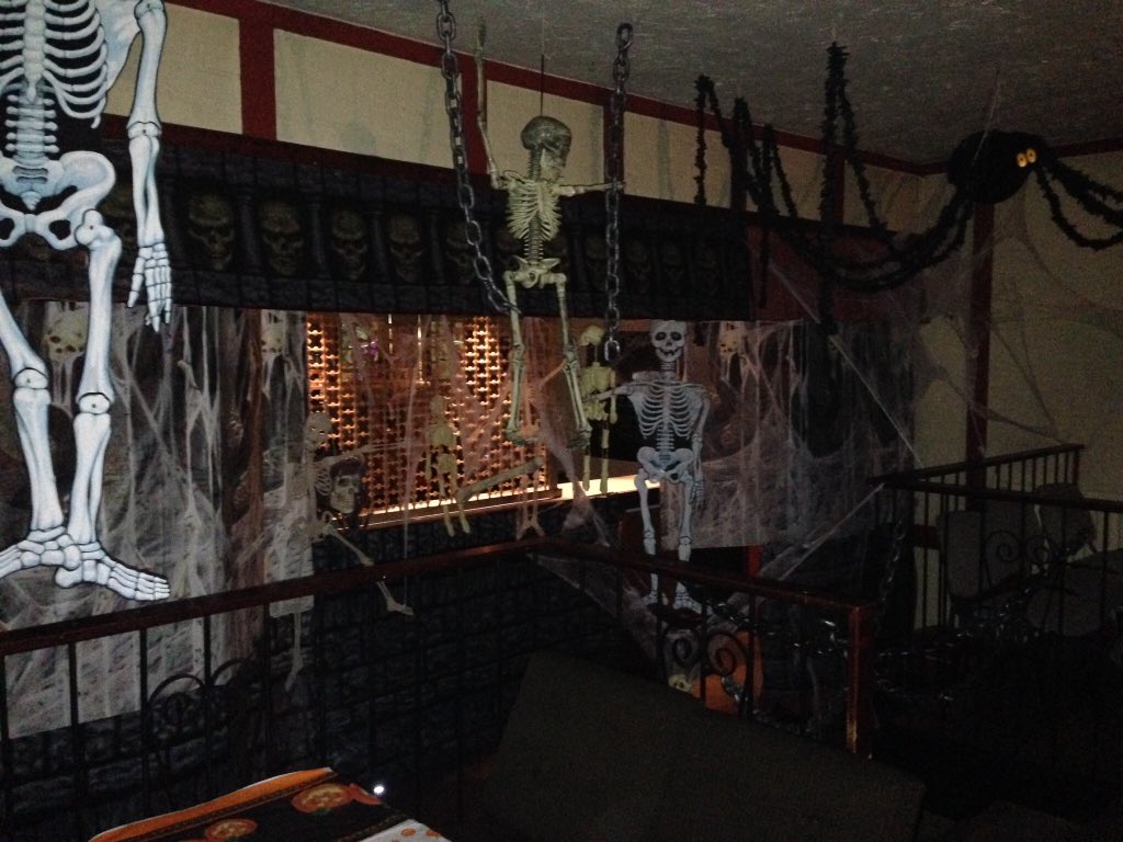 WooltonClub's tweet photo. Well done @BezzyBuddies another great Halloweenparty, Thankyou @migueldoforo @mdproductionsltd  a great performance https://t.co/an5Skwb7uX