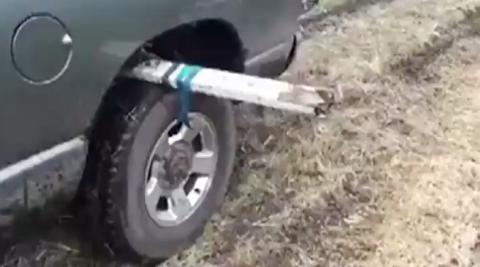 innovanoticias's tweet photo. Con este truco sacaras tu carro del lodo en segundos. VER:https://t.co/4EOS5mg04w… https://t.co/K5px6dinQw