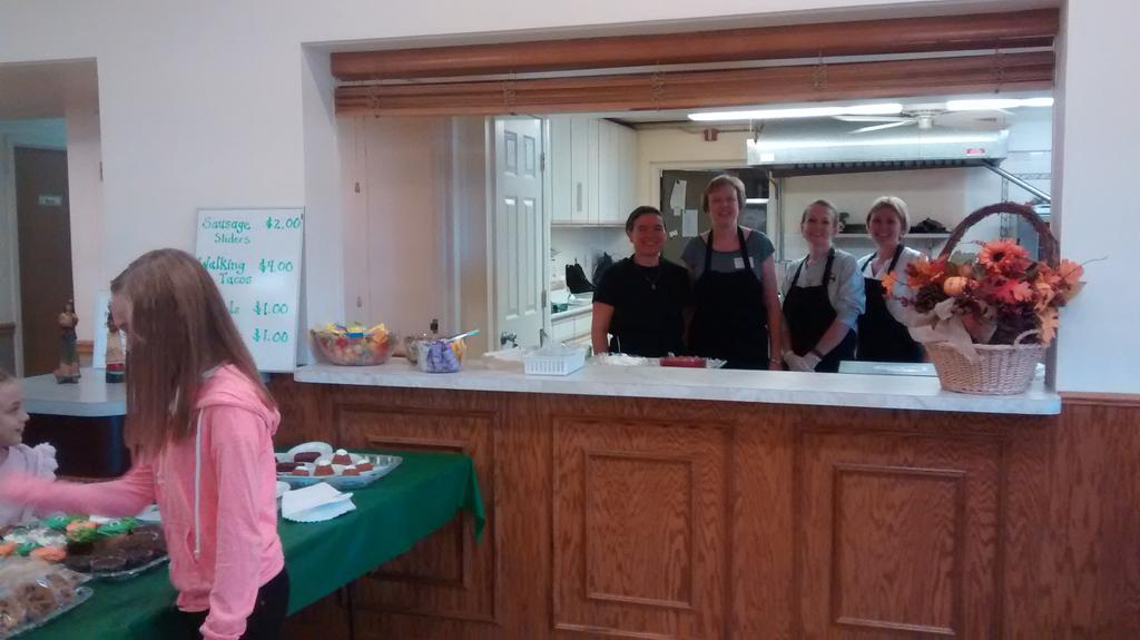 CincyDonau's tweet photo. The kitchen is open and is serving lots of tasty treats at #ShopWithFriends. https://t.co/kv6jQYY3G1