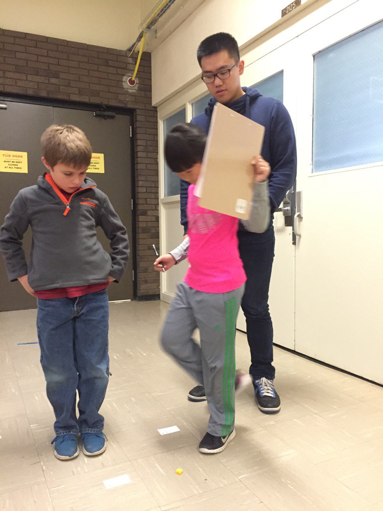 kid_OYO's tweet image. Turtle programming with live &quot;turtles&quot; #kidslearntocode @sbucompsc #kidOYO