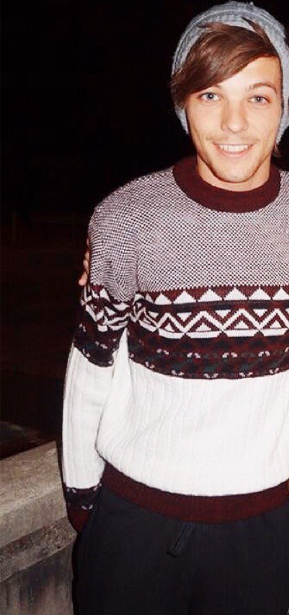 Hailey_Leitner's tweet photo. HOW IS THIS 2013 LOUIS #voteonedirection #AMAs1D https://t.co/o5by6i16GB