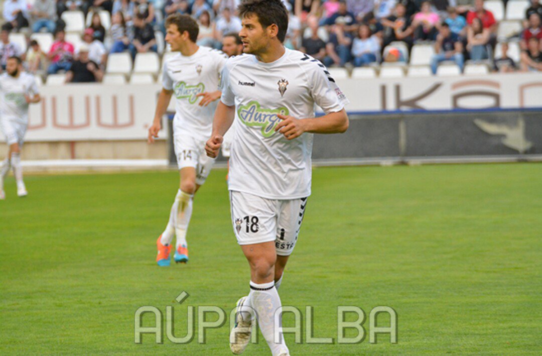 ABP1940Live's tweet photo. DESCANSO. El "jabalí" puso el empate en el marcador | Alavés 1-1 Albacete (Toquero 1'; Paredes 41')

#AúpaAlba https://t.co/v5HQWrr52f
